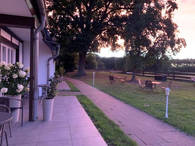 Landhotel Rosenhof Quetzin Buitenkant foto