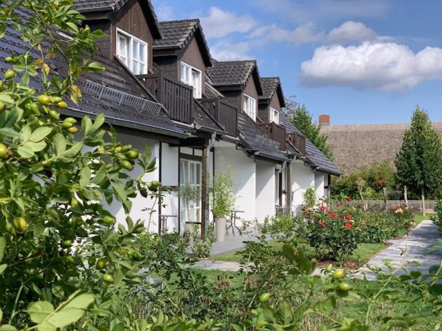 Landhotel Rosenhof Quetzin Buitenkant foto