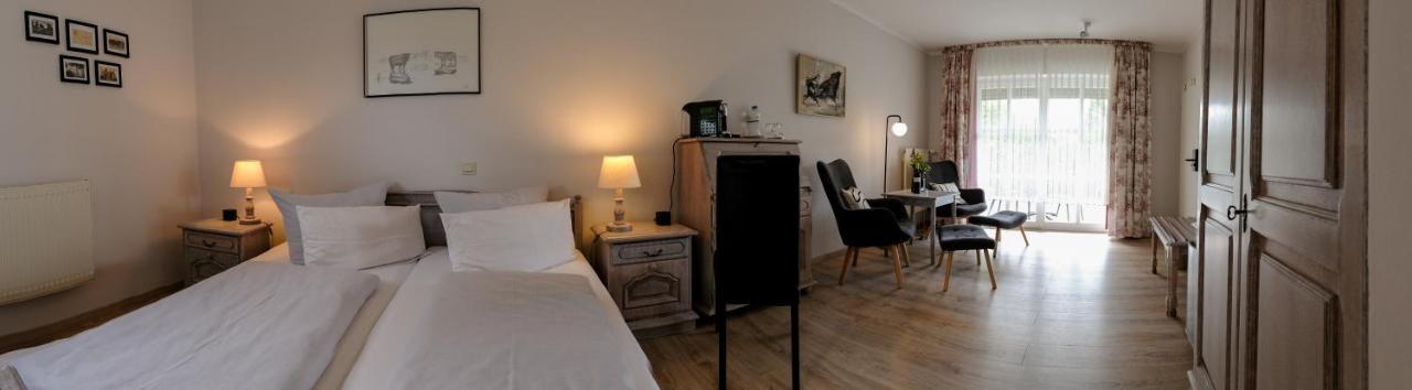 Landhotel Rosenhof Quetzin Buitenkant foto